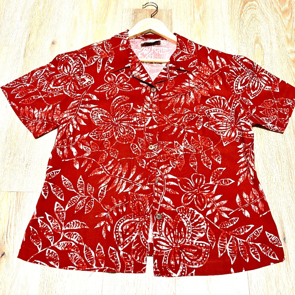 Red/White Floral Pattern Hawaiian Shirt